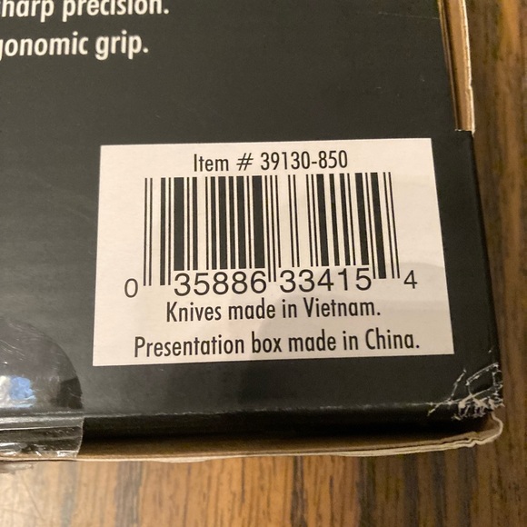 ZWILLING Stainless 8PC. Steak Set in presentation box. New - Picture 5 of 6